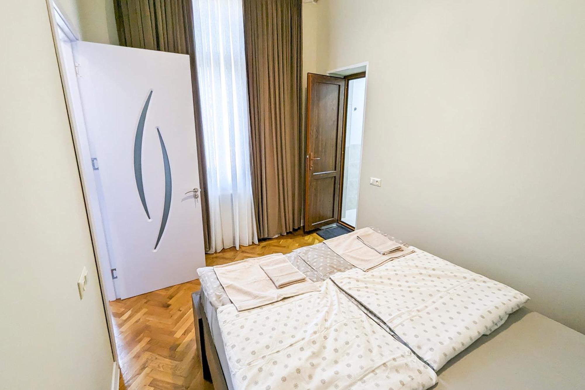 Guest House Sector 30 Kutaisi Rum bild